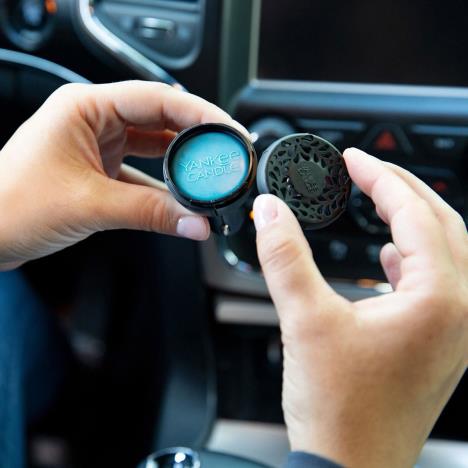 Yankee Candle Midsummer’s Night Car Powered Fragrance Diffuser Kit Extra Image 3 Preview